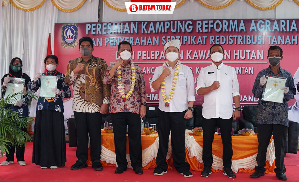Gubernur Kepri, H. Ansar Ahmad dan Wakil Mentri ATR BPN, Surya Tjandra resmikan Kampung Performa Agraria di Bintan